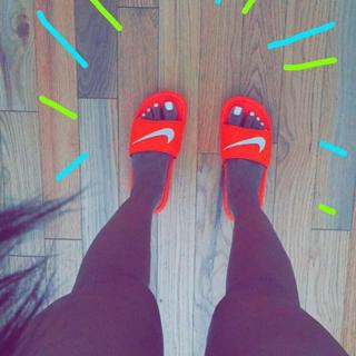 Mila J feet photo 20