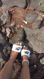 Mila J feet photo 12