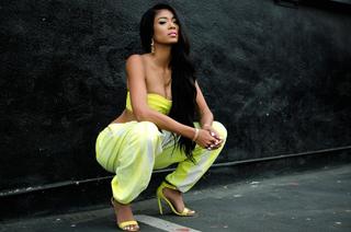Mila J feet photo 17