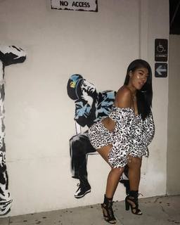 Mila J feet photo 8