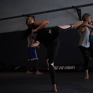 Mila J feet photo 4