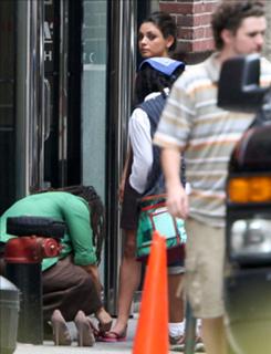 Mila Kunis feet photo thumbnail