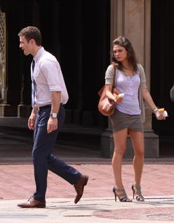 Mila Kunis feet photo thumbnail
