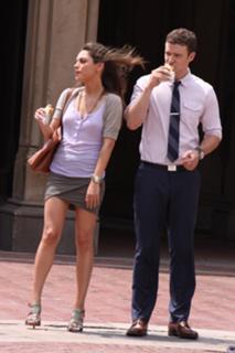 Mila Kunis feet photo thumbnail