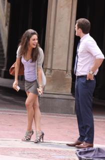 Mila Kunis feet photo thumbnail