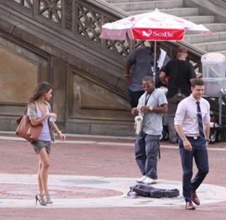Mila Kunis feet photo thumbnail
