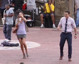 Mila Kunis feet photo thumbnail