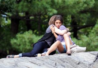 Mila Kunis feet photo thumbnail