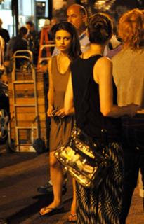 Mila Kunis feet photo thumbnail