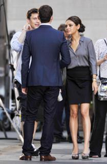 Mila Kunis feet photo thumbnail