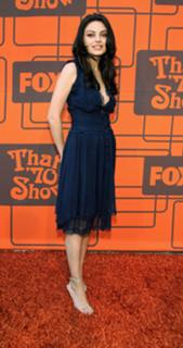 Mila Kunis feet photo thumbnail