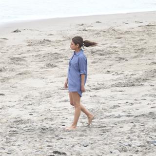 Mila Kunis feet photo thumbnail