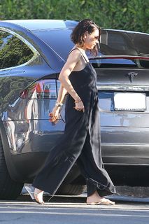 Mila Kunis feet photo thumbnail