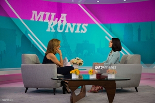 Mila Kunis feet photo thumbnail