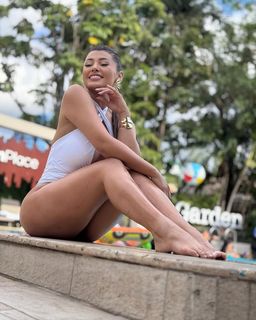 Milagros Flores feet photo 9