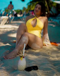 Milagros Flores feet photo 1