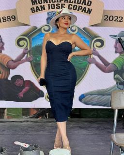 Milagros Flores feet photo 11