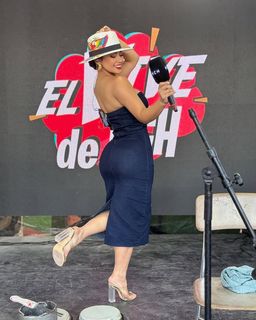 Milagros Flores feet photo 10