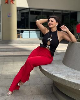 Milagros Flores feet photo 17