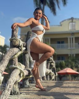 Milagros Flores feet photo 4