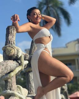 Milagros Flores feet photo 2