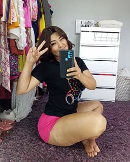 Milagros Flores feet photo 8