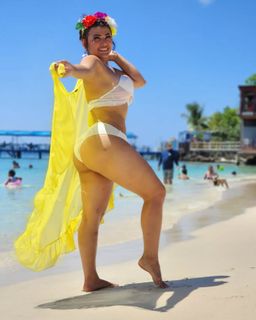 Milagros Flores feet photo 11