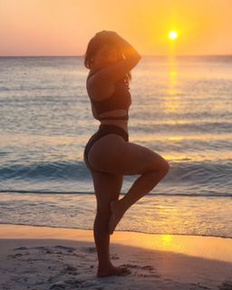 Milagros Flores feet photo 7