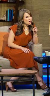 Milana Vayntrub feet photo thumbnail