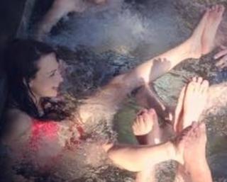 Milana Vayntrub feet photo thumbnail