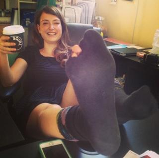 Milana Vayntrub feet photo thumbnail