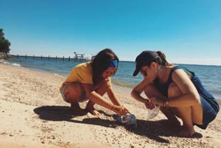 Milana Vayntrub feet photo thumbnail
