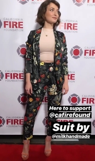 Milana Vayntrub feet photo thumbnail