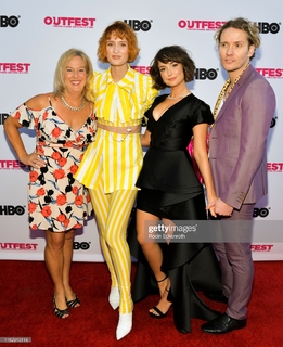 Milana Vayntrub feet photo thumbnail