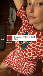 Milana Vayntrub feet photo thumbnail
