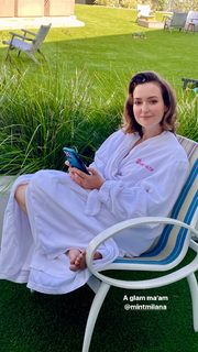 Milana Vayntrub feet photo thumbnail