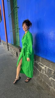 Milana Vayntrub feet photo thumbnail