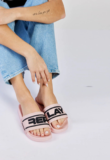Milana Vino feet photo 3