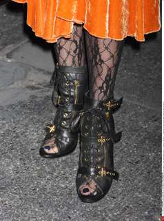 Milena Govich feet photo 1