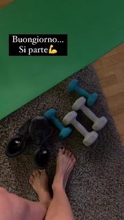 Milena Miconi feet photo 4