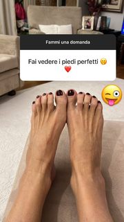 Milena Miconi feet photo 11