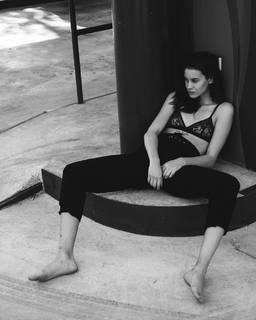 Milena Smit feet photo 5