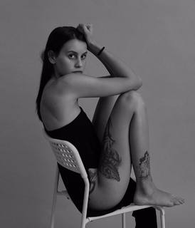 Milena Smit feet photo 3