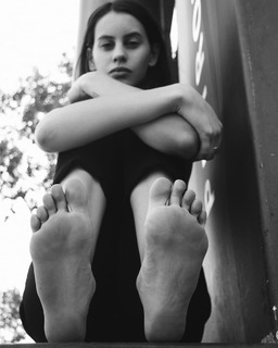 Milena Smit feet photo 13