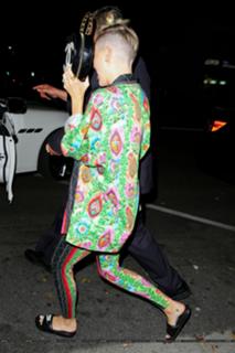 Miley Cyrus feet photo thumbnail