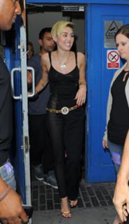 Miley Cyrus feet photo thumbnail