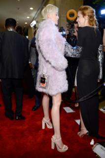 Miley Cyrus feet photo thumbnail