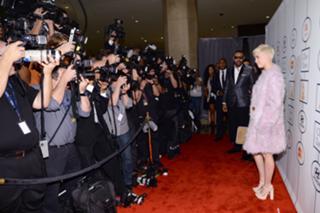 Miley Cyrus feet photo thumbnail