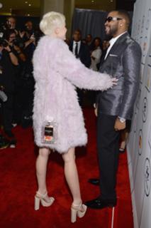 Miley Cyrus feet photo thumbnail