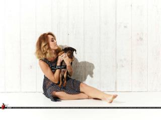 Miley Cyrus feet photo thumbnail